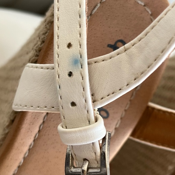 QUPID “RARE” WHITE PLATFORM WEDGES SZ 6 - Picture 9 of 12